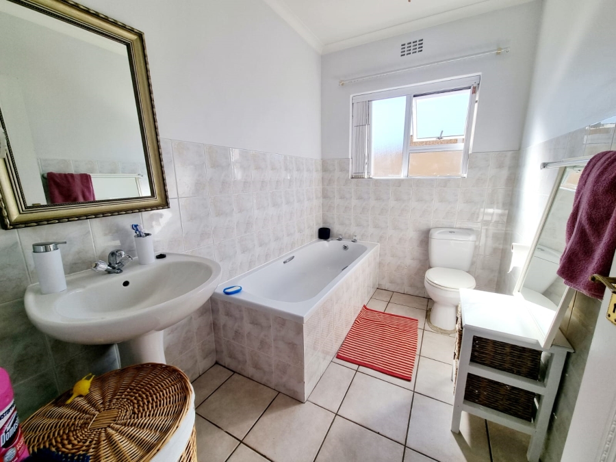 3 Bedroom Property for Sale in Sonstraal Heights Western Cape